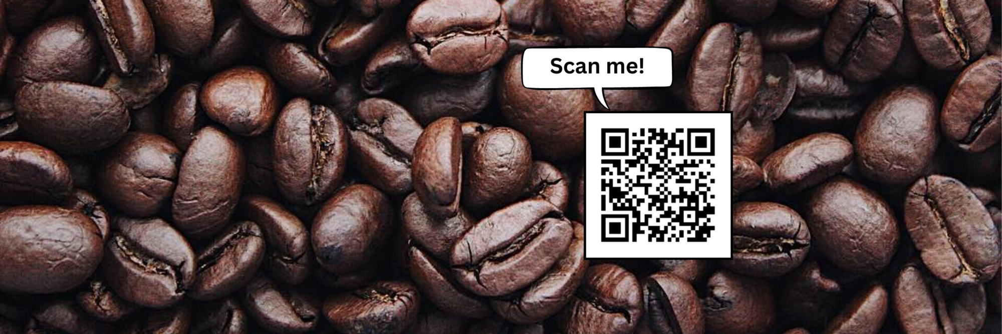 Das Foto zeigt Kaffeebohnen. Im Bild ist ein QR-Code, darüber steht "Scan me!". Am Bildrand steht "RUANDAKAFFEE", darüber das Logo des Partnerschaftsvereins Kaiserslautern e.V.